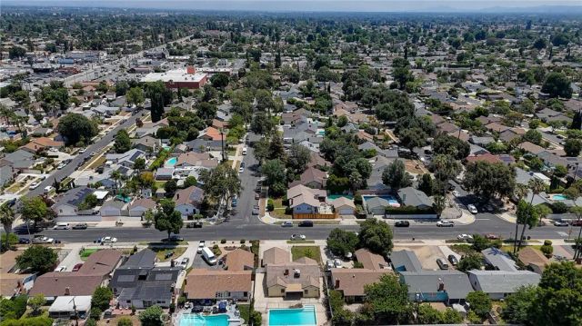 8137 Variel, Canoga Park, CA 91304