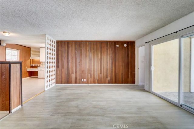 8137 Variel, Canoga Park, CA 91304
