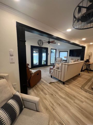 190 Riverview Way, Hot Springs, AR 71901