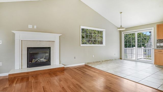83 Waterman Ave, East Longmeadow, MA 01028