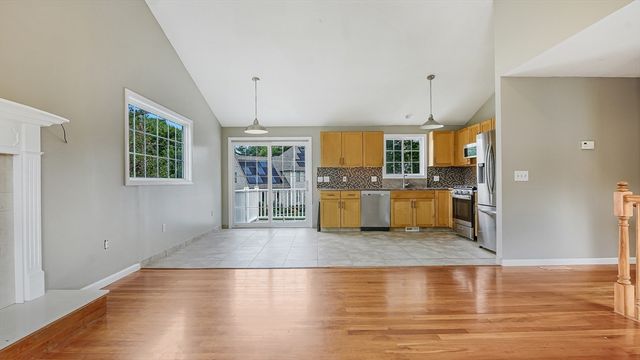 83 Waterman Ave, East Longmeadow, MA 01028