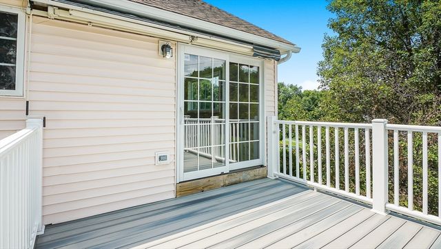 83 Waterman Ave, East Longmeadow, MA 01028