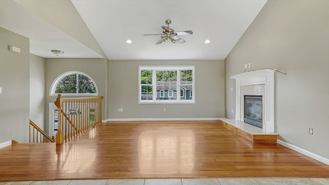 83 Waterman Ave, East Longmeadow, MA 01028