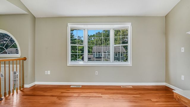 83 Waterman Ave, East Longmeadow, MA 01028