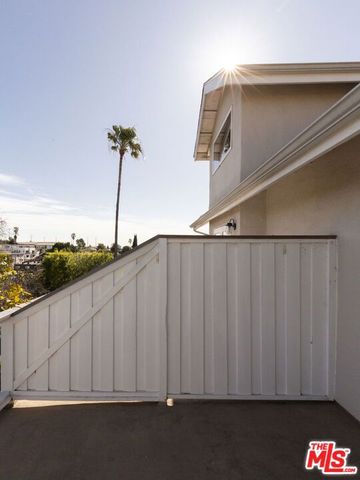 727 N La Fayette Park Place 3, Los Angeles, CA 90026