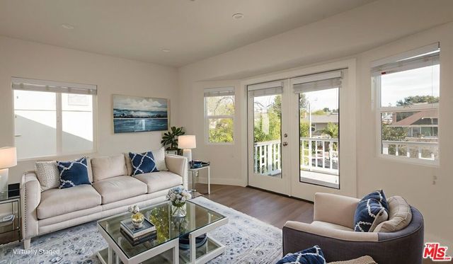 727 N La Fayette Park Place 3, Los Angeles, CA 90026