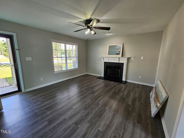 216 Edgecombe Drive, Spring Lake, NC 28390
