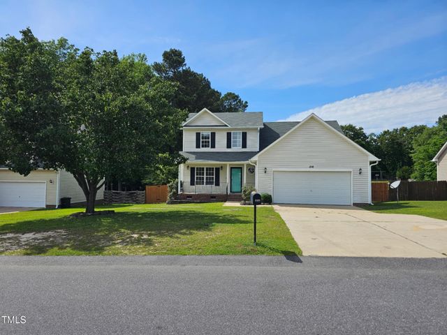 216 Edgecombe Drive, Spring Lake, NC 28390