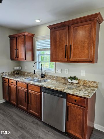 216 Edgecombe Drive, Spring Lake, NC 28390