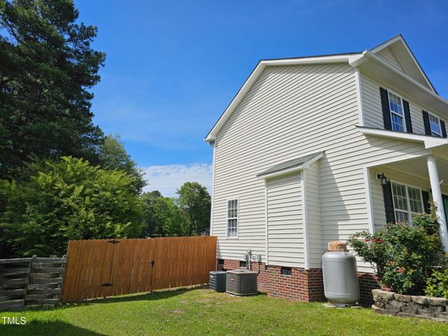 216 Edgecombe Drive, Spring Lake, NC 28390