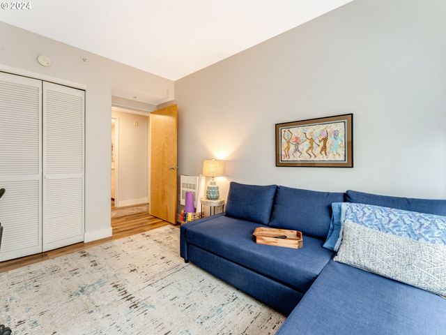 701 COLUMBIA St 414, Vancouver, WA 98660