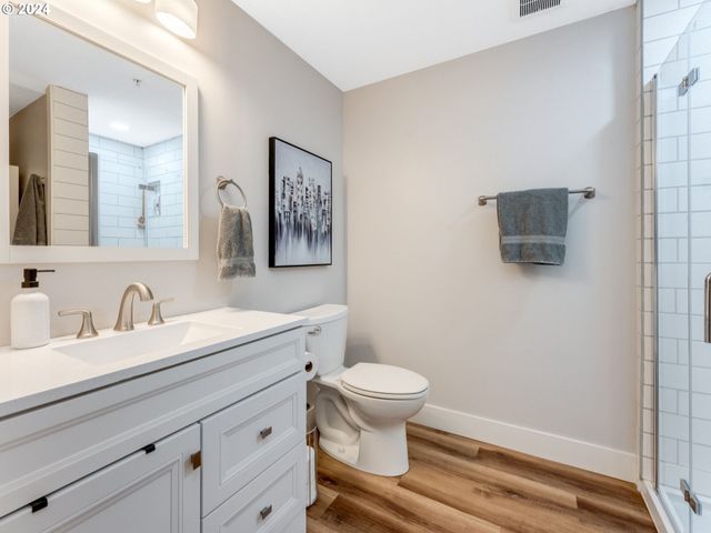 701 COLUMBIA St 414, Vancouver, WA 98660