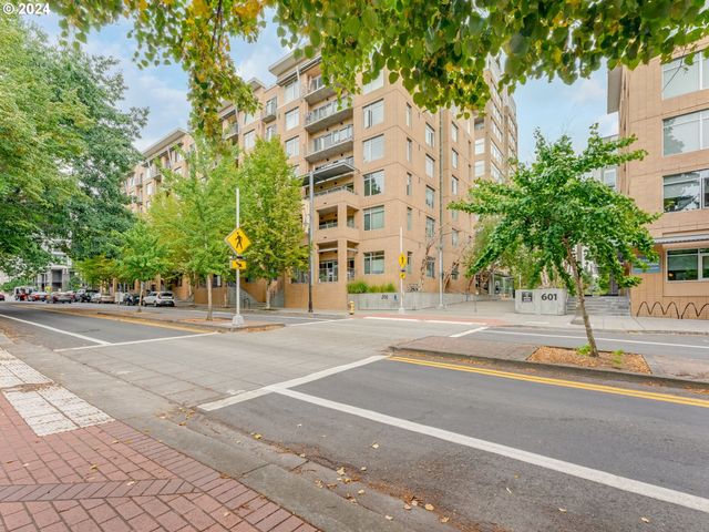701 COLUMBIA St 414, Vancouver, WA 98660
