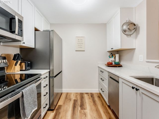 701 COLUMBIA St 414, Vancouver, WA 98660