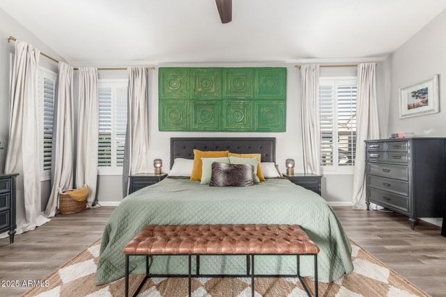 6430 W HACKAMORE Drive, Phoenix, AZ 85083