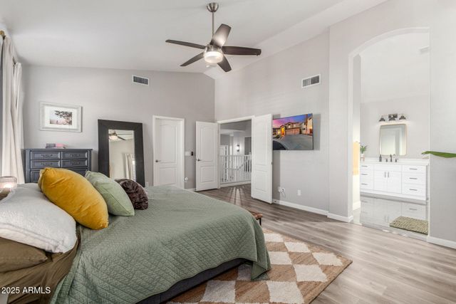 6430 W HACKAMORE Drive, Phoenix, AZ 85083