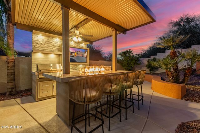 6430 W HACKAMORE Drive, Phoenix, AZ 85083