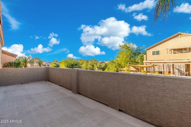 6430 W HACKAMORE Drive, Phoenix, AZ 85083