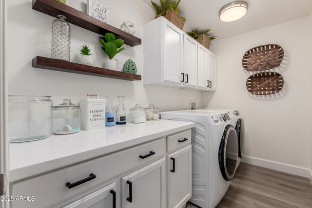 6430 W HACKAMORE Drive, Phoenix, AZ 85083