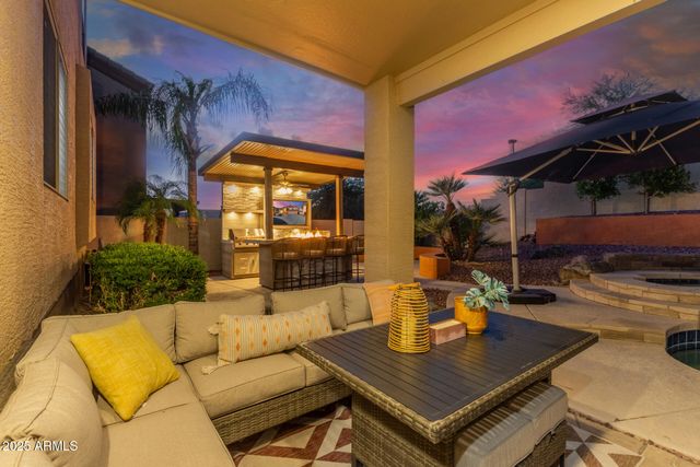 6430 W HACKAMORE Drive, Phoenix, AZ 85083