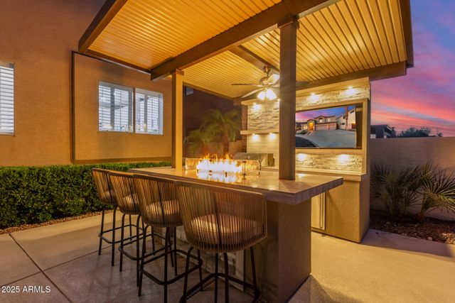 6430 W HACKAMORE Drive, Phoenix, AZ 85083