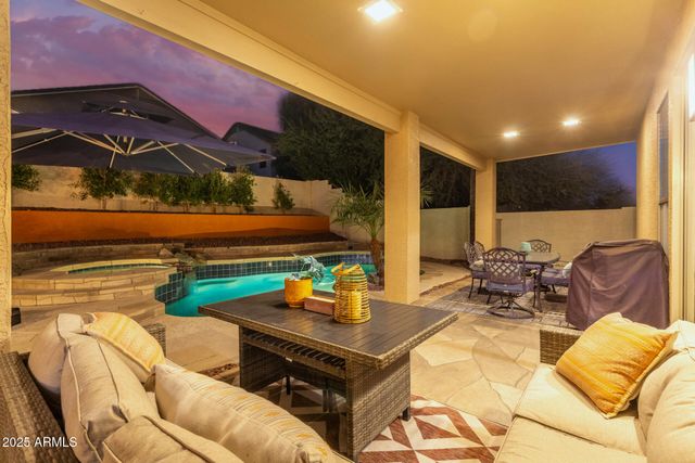 6430 W HACKAMORE Drive, Phoenix, AZ 85083