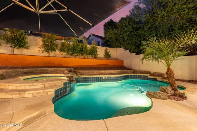 6430 W HACKAMORE Drive, Phoenix, AZ 85083