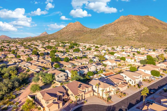 6430 W HACKAMORE Drive, Phoenix, AZ 85083