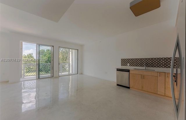 765 NW 1st St 301, Miami, FL 33128