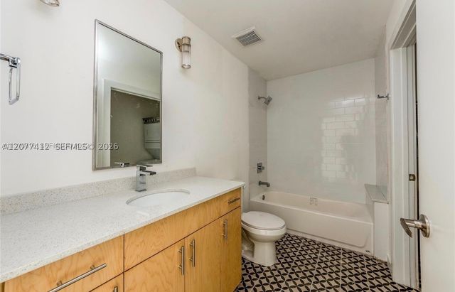 765 NW 1st St 301, Miami, FL 33128