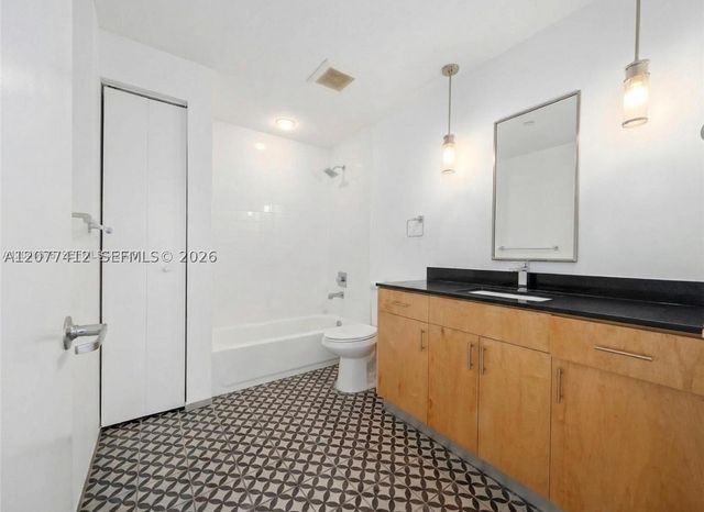 765 NW 1st St 301, Miami, FL 33128