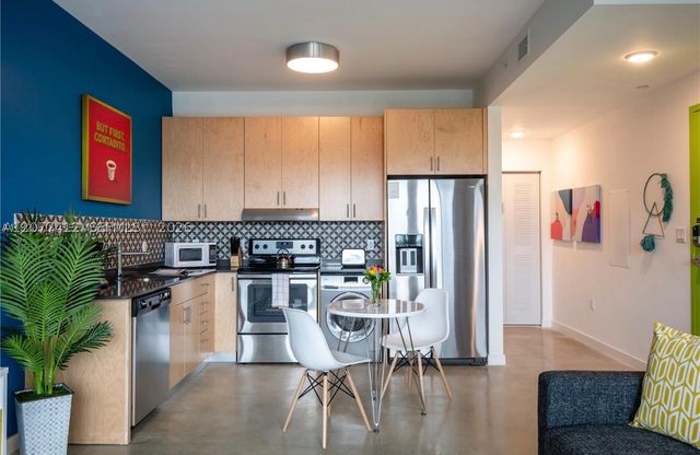 765 NW 1st St 301, Miami, FL 33128