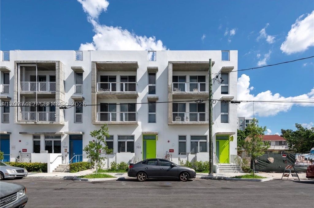 765 NW 1st St 301, Miami, FL 33128