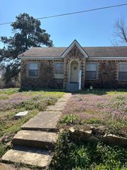 503 W Leslie Street, Nashville, AR 71852