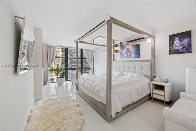 1915 Brickell Ave 801, Miami, FL 33129