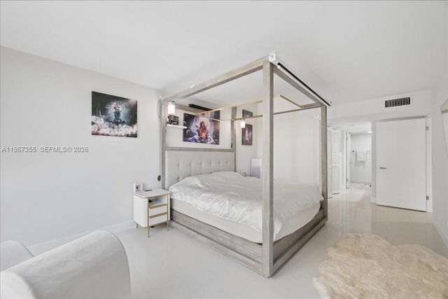 1915 Brickell Ave 801, Miami, FL 33129