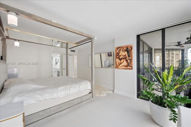 1915 Brickell Ave 801, Miami, FL 33129