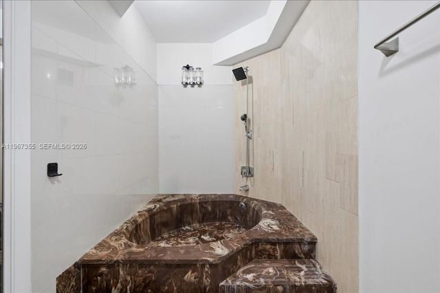 1915 Brickell Ave 801, Miami, FL 33129