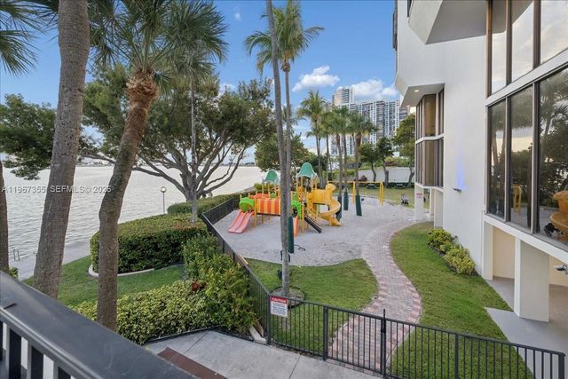 1915 Brickell Ave 801, Miami, FL 33129