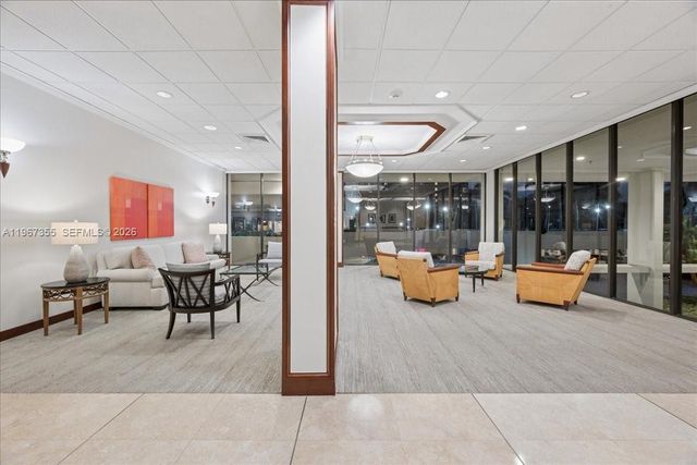 1915 Brickell Ave 801, Miami, FL 33129