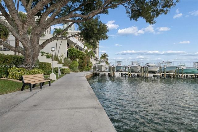 1915 Brickell Ave 801, Miami, FL 33129