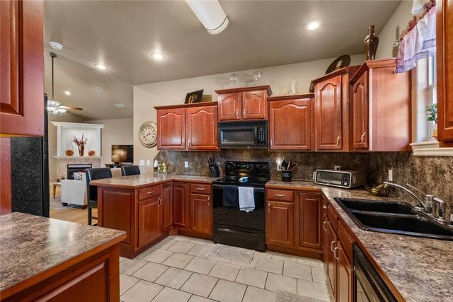 6336 W Milliken Bend, Fayetteville, AR 72704