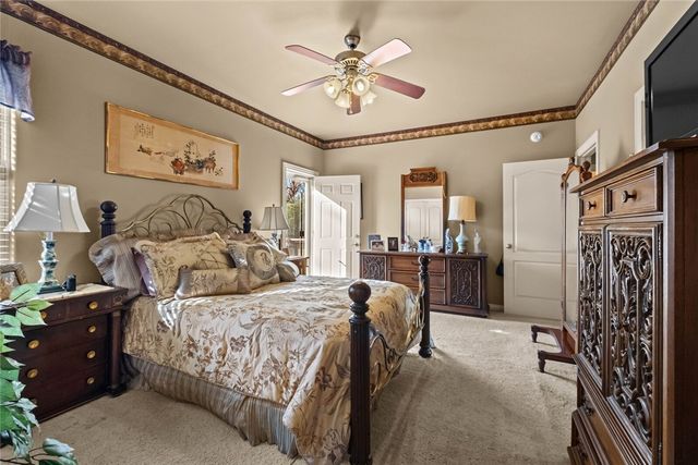 6336 W Milliken Bend, Fayetteville, AR 72704