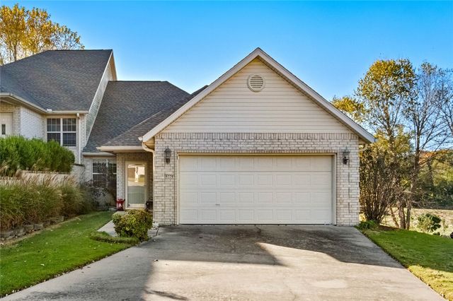 6336 W Milliken Bend, Fayetteville, AR 72704