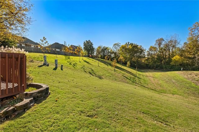 6336 W Milliken Bend, Fayetteville, AR 72704