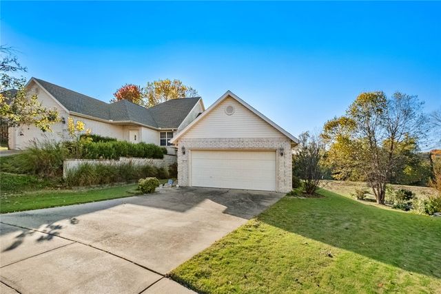 6336 W Milliken Bend, Fayetteville, AR 72704