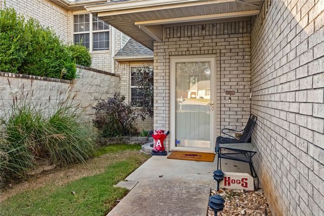 6336 W Milliken Bend, Fayetteville, AR 72704