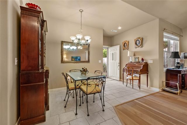 6336 W Milliken Bend, Fayetteville, AR 72704