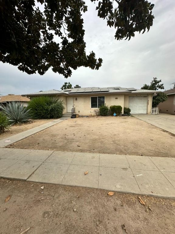 1206 W Vassar Avenue, Fresno, CA 93705