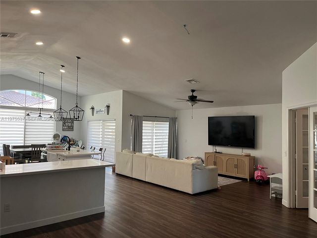 17901 NW 19th St, Pembroke Pines, FL 33029